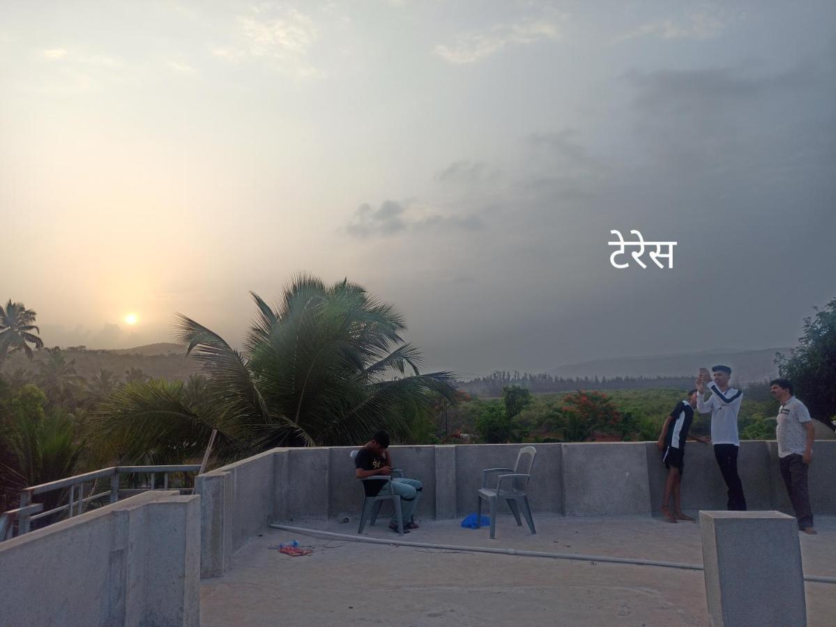Priyansh Home Stay Harihareshwar Eksteriør billede
